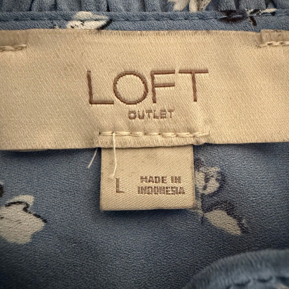Loft Outlet Blouse Long Sleeve‎ Blue Floral Ruffle Neck Keyhole Smocked Sz Small - Picture 3 of 4